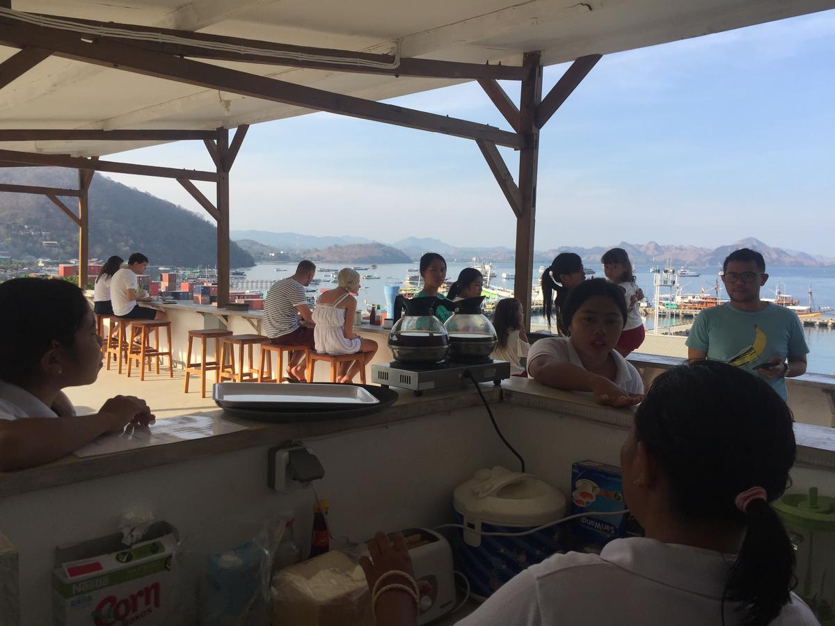 Blue Ocean Hotel Labuan Bajo Exterior foto